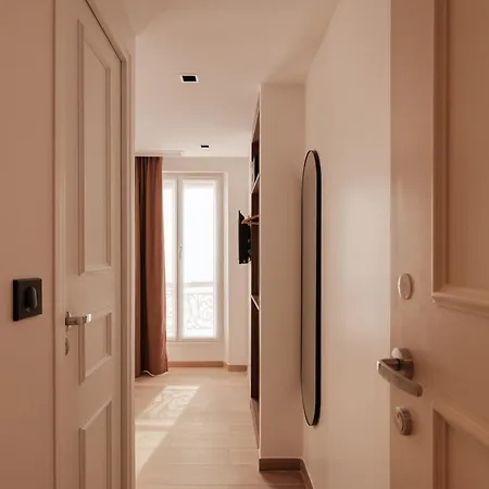 Au Coeur Du Marais Hotel