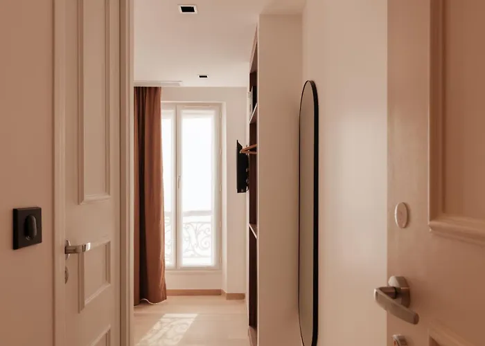 Au Coeur Du Marais Hotel